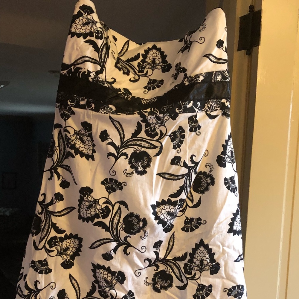 White House Black Market strapless dress